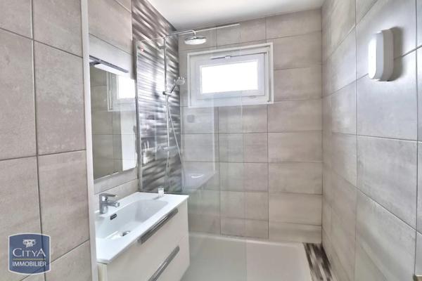 Appartement à louer 3 pièces 68.29m² Firminy (42700)