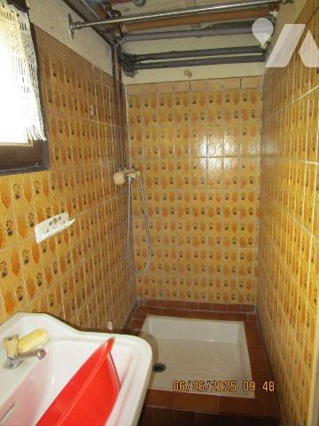 Grande Maison d'habitation construite dans les années 1957-1958  + agrandissement réalisé en 19...