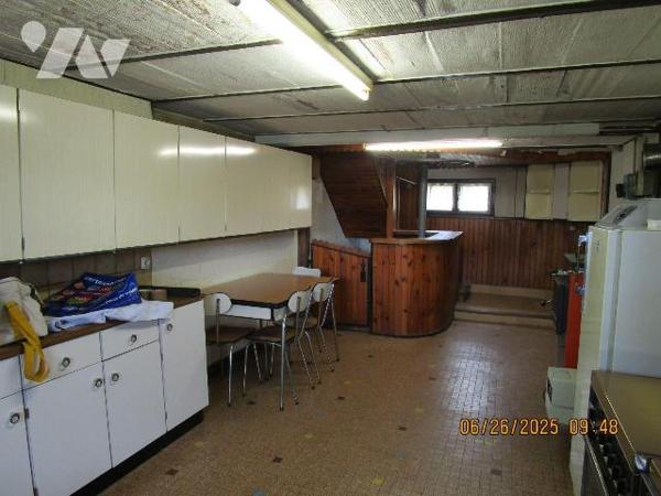 Grande Maison d'habitation construite dans les années 1957-1958  + agrandissement réalisé en 19...