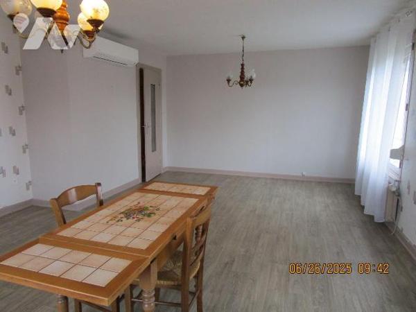 Grande Maison d'habitation construite dans les années 1957-1958  + agrandissement réalisé en 19...