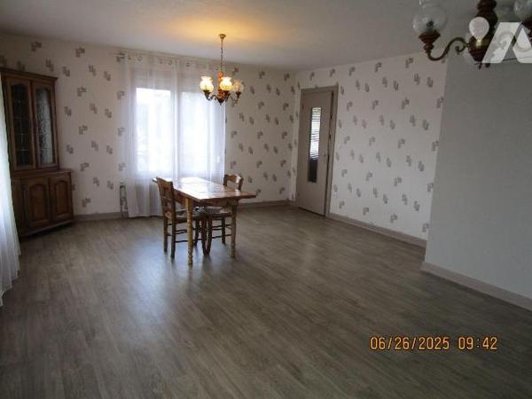 Grande Maison d'habitation construite dans les années 1957-1958  + agrandissement réalisé en 19...