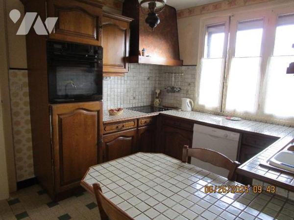 Grande Maison d'habitation construite dans les années 1957-1958  + agrandissement réalisé en 19...