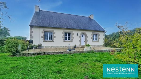 Maison Néo-Bretonne de plain pied, 4 chambres, à vendre à Plaintel dans un écrin de verdure et de sérénité