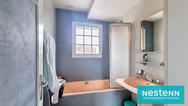 Maison Néo-Bretonne de plain pied, 4 chambres, à vendre à Plaintel dans un écrin de verdure et de sérénité