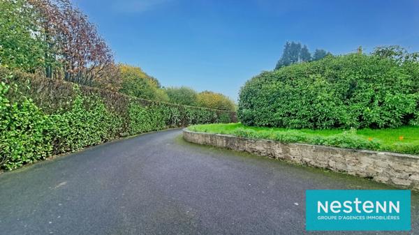 Maison Néo-Bretonne de plain pied, 4 chambres, à vendre à Plaintel dans un écrin de verdure et de sérénité