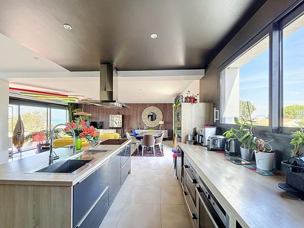 Villa contemporaine de 200m² avec vue mer exceptionnelle