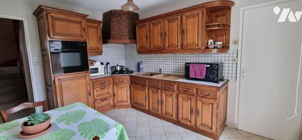 RETIERS - Centre - Pavillon avec garage et terrain