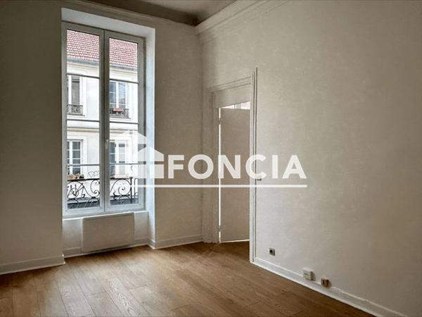 Location Appartement 3 pièces 53.8 m² - 125 RUE DE CHARONNE Paris 75011