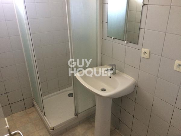 Appartement d'environ 73 m² à louer à Lizio