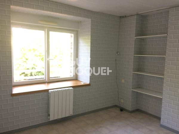 Appartement d'environ 73 m² à louer à Lizio