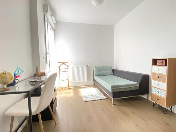 Appartement avec vue Garonne de ses deux terrasses, séjour, 3 chambres