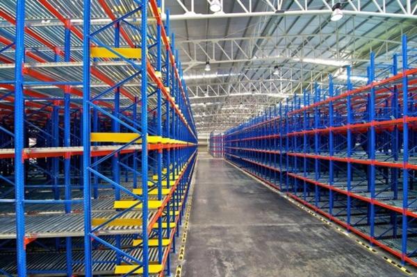 Local/bureau de presque 7000m² sur environ 13000m² à vendre 4.228.000 d'euros sur VILLEFRANCHE SUR SAONE (69)