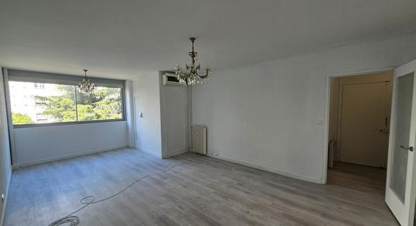 Appartement 4 pièces à louer à Nice - Quartier Caucade