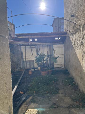 Mirepoix (09500) RARE - Mirepoix 09200 Ensemble immobilier composé de 5 maisons soit + de 460m2 exploitables