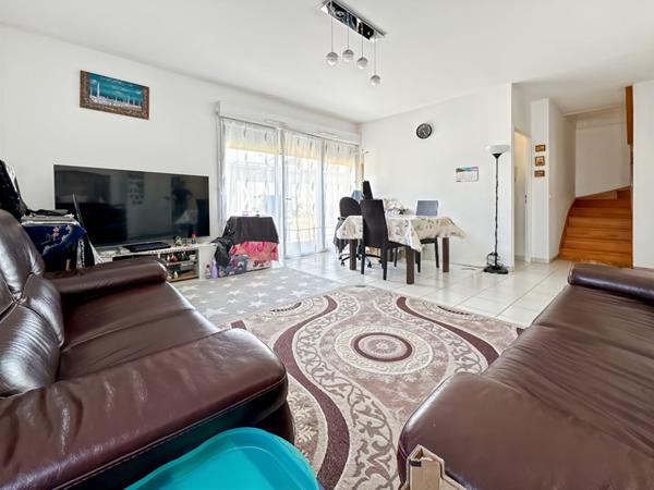 Maison Jouy Le Moutier individuelle récente 4 chambres