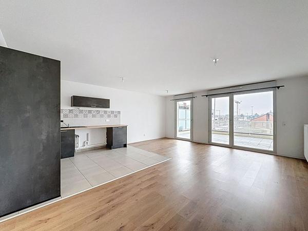 APPARTEMENT T3 - 70.60M² - 2 CHAMBRES - TERRASSE - 1 PLACES VL COUVERTES - 60280 MARGNY LES COMPIEGNE