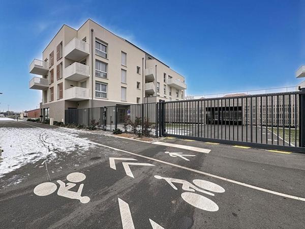 APPARTEMENT T3 - 70.60M² - 2 CHAMBRES - TERRASSE - 1 PLACES VL COUVERTES - 60280 MARGNY LES COMPIEGNE