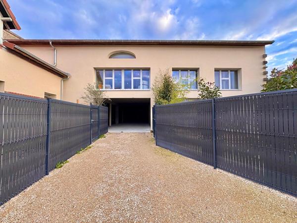 TYPE 4 , BETHENY - CENTRE