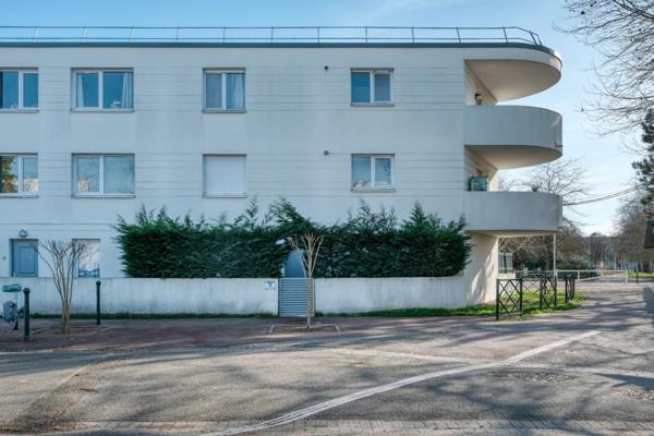Appartement à vendre 0 pièces LES CLAYES SOUS BOIS (78)