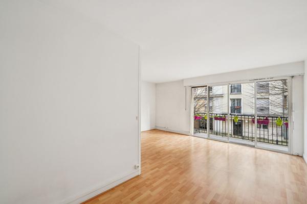 Grand Studio transformable en 2P - 75012 + balcon // Copropriété en TBE