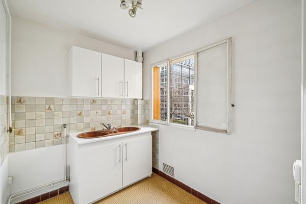 Grand Studio transformable en 2P - 75012 + balcon // Copropriété en TBE