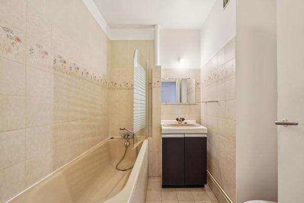 Grand Studio transformable en 2P - 75012 + balcon // Copropriété en TBE