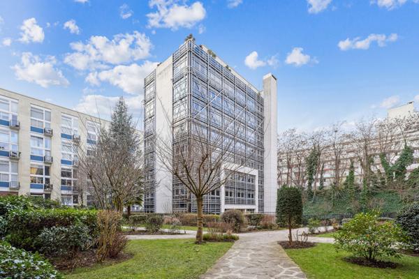 Grand Studio transformable en 2P - 75012 + balcon // Copropriété en TBE