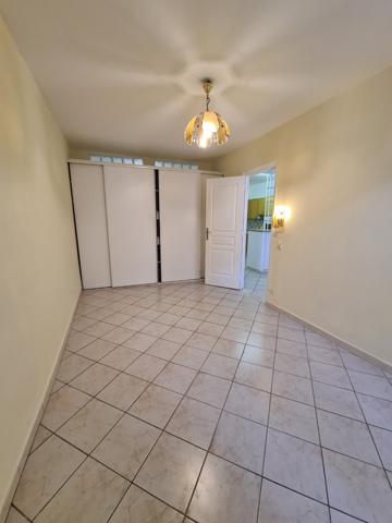 CENTRE VILLE APPT T2 DANS PETIT IMMEUBLE CALME