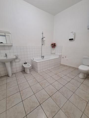 CENTRE VILLE APPT T2 DANS PETIT IMMEUBLE CALME