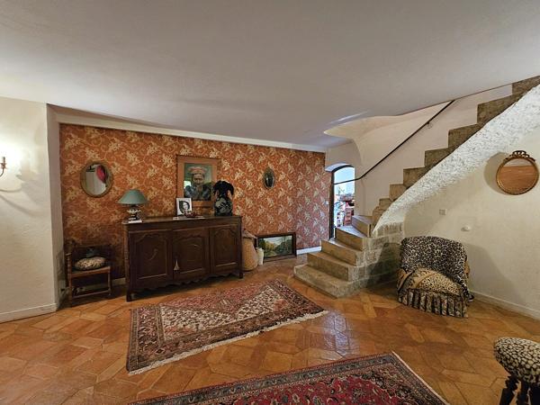 Montayral (47500) Domaine exceptionel sur 10 hectares avec demeure du XIX eme, dépendances, bois, prés, lac privé et piscine