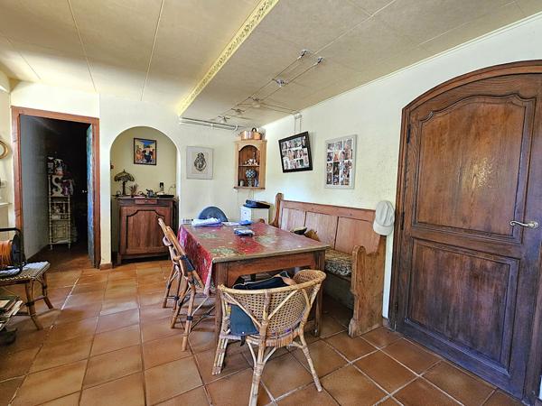 Montayral (47500) Domaine exceptionel sur 10 hectares avec demeure du XIX eme, dépendances, bois, prés, lac privé et piscine