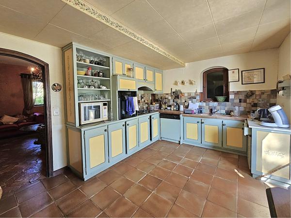 Montayral (47500) Domaine exceptionel sur 10 hectares avec demeure du XIX eme, dépendances, bois, prés, lac privé et piscine