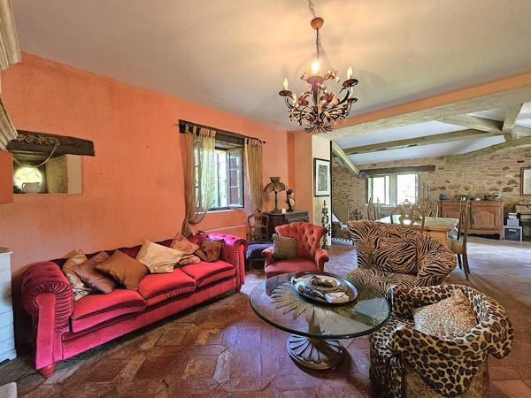 Montayral (47500) Domaine exceptionel sur 10 hectares avec demeure du XIX eme, dépendances, bois, prés, lac privé et piscine