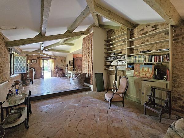 Montayral (47500) Domaine exceptionel sur 10 hectares avec demeure du XIX eme, dépendances, bois, prés, lac privé et piscine