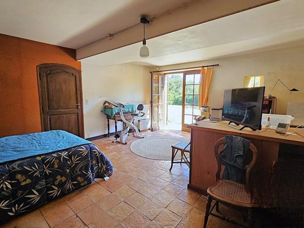 Montayral (47500) Domaine exceptionel sur 10 hectares avec demeure du XIX eme, dépendances, bois, prés, lac privé et piscine