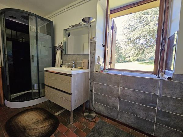 Montayral (47500) Domaine exceptionel sur 10 hectares avec demeure du XIX eme, dépendances, bois, prés, lac privé et piscine