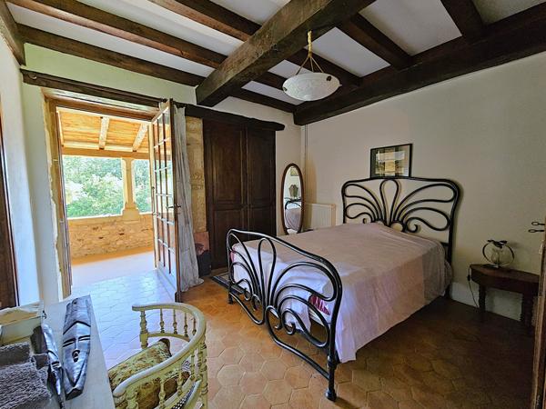 Montayral (47500) Domaine exceptionel sur 10 hectares avec demeure du XIX eme, dépendances, bois, prés, lac privé et piscine