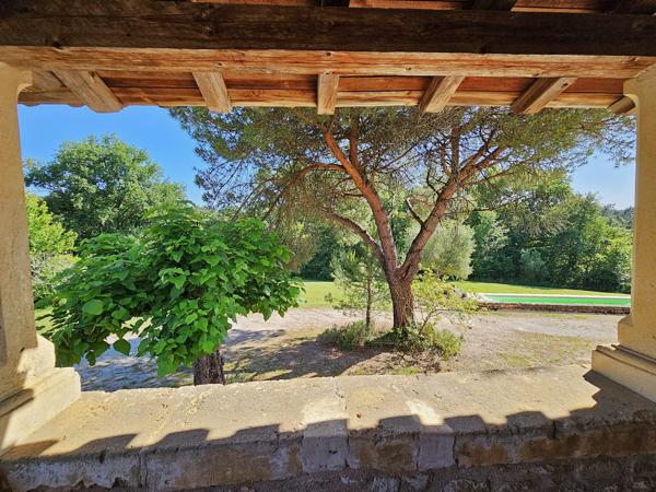 Montayral (47500) Domaine exceptionel sur 10 hectares avec demeure du XIX eme, dépendances, bois, prés, lac privé et piscine