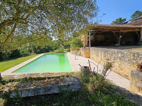 Montayral (47500) Domaine exceptionel sur 10 hectares avec demeure du XIX eme, dépendances, bois, prés, lac privé et piscine
