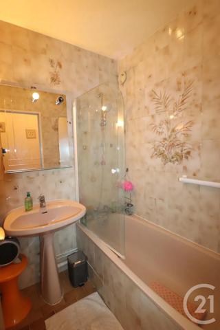 Appartement T3 à vendre  3 pièces - 74,36 m 2   EZANVILLE  - 95