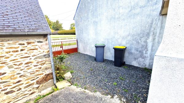 JOLIE MAISON PIERRE AVEC JARDIN