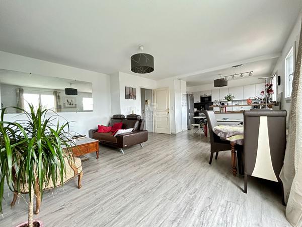 Appartement Poissy 3 pièce(s) 67 m2 355 000 € **  - Référence  9310