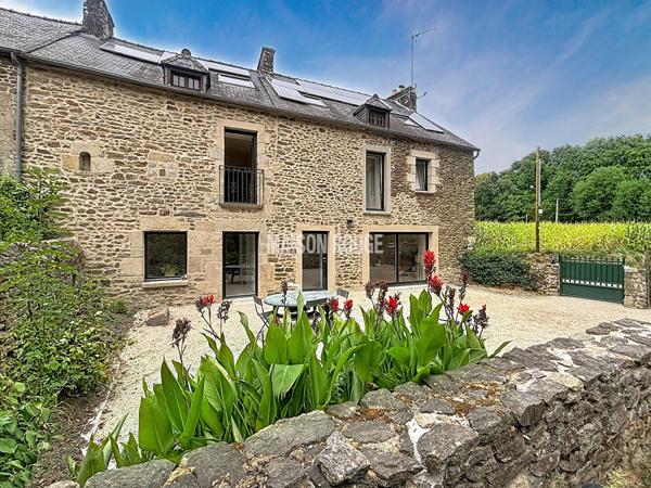 Maison en pierre à vendre à Plouër-sur-Rance 3 chambres, grenier aménageable, grand terrain arboré et fort potentiel