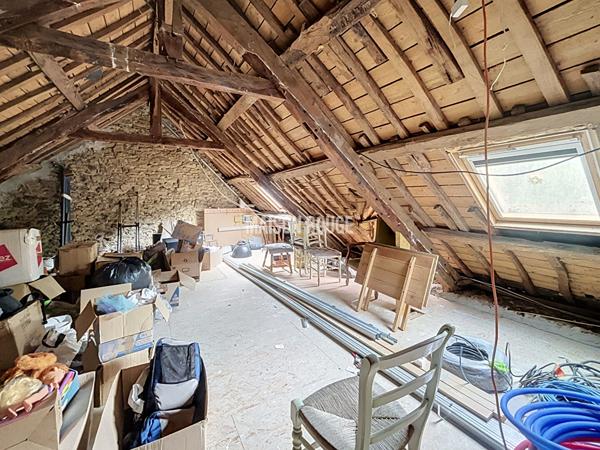 Maison en pierre à vendre à Plouër-sur-Rance 3 chambres, grenier aménageable, grand terrain arboré et fort potentiel