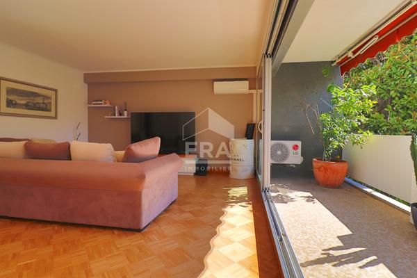 A vendre Appartement 4/5 pièces rénové 106 m² avec balcon  Marseille 13008 Sainte-Anne