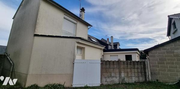 LA GUERCHE DE BGNE - Centre - Maison avec garage et jardin