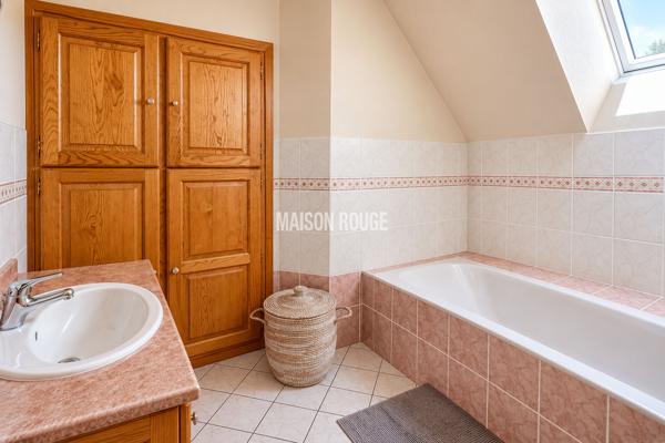 Maison en pierres à Pleurtuit avec 4 chambres
