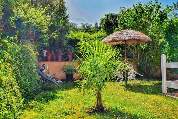 Maison bourgeoise meublée avec Terrain et garage