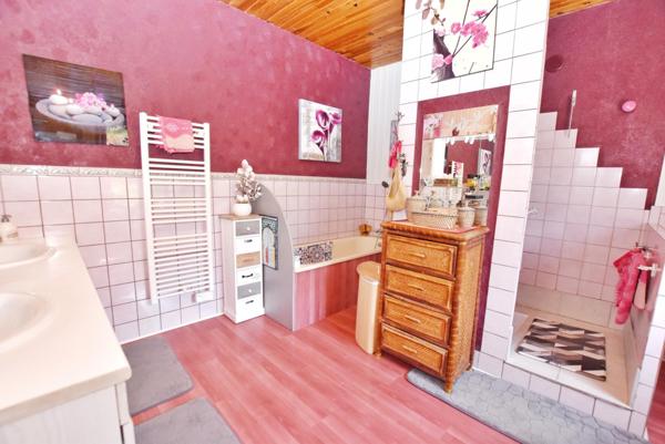 Maison bourgeoise meublée avec Terrain et garage