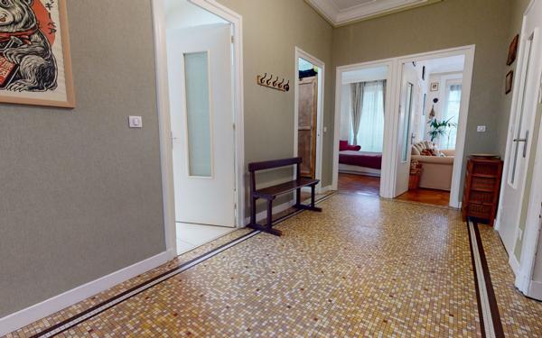 Appartement à vendre    3 pièces • 96 m2 Lyon 7